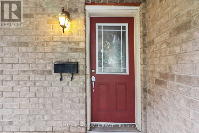 561 Aquaview Drive — photo 4 of 32