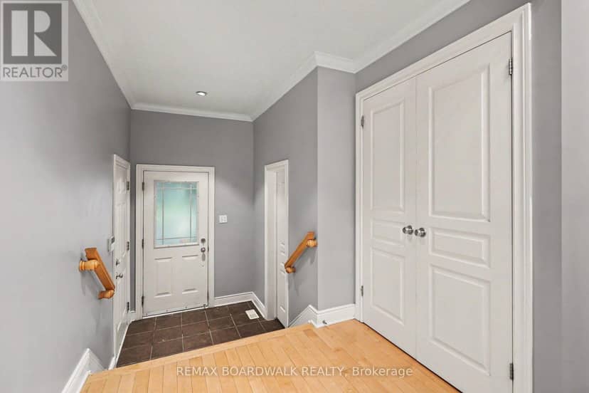 561 Aquaview Drive — photo 5 of 32