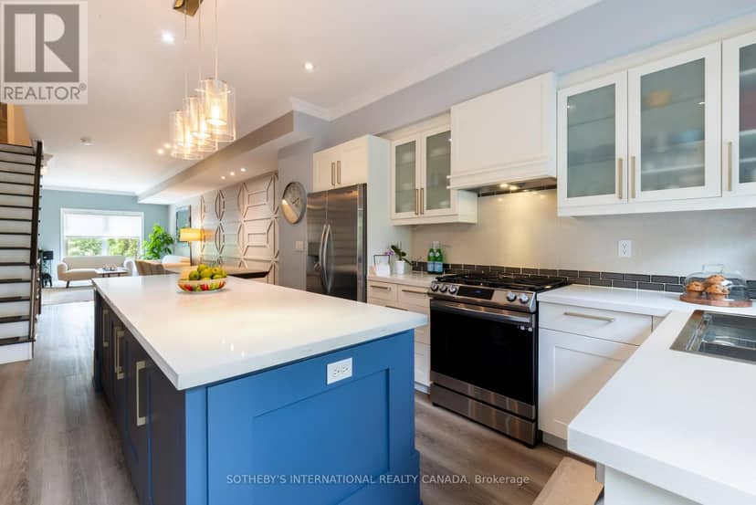 960A The Queensway — photo 7 of 40