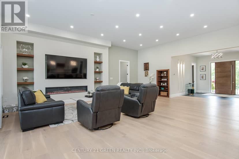 6780 Wellington Country Rd 10 — photo 12 of 40