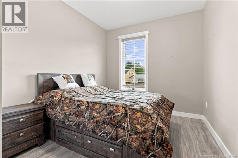 214 Main Street, Minto, photo 7