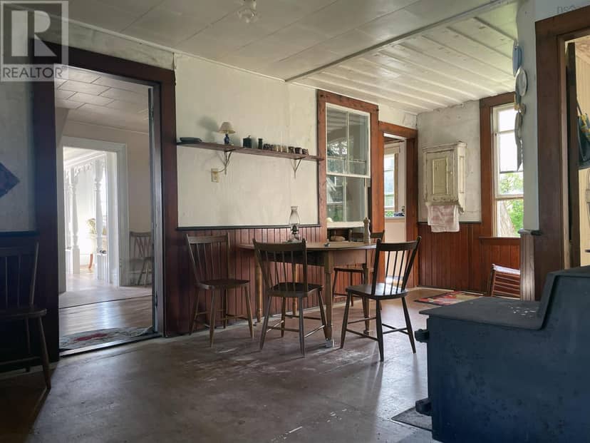 32 Wellington Street — photo 12 of 31