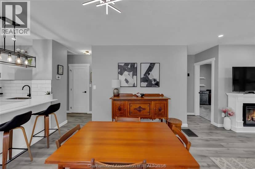 71 Forest STREET — photo 10 of 40