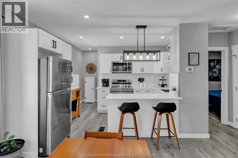 71 Forest STREET — photo 11 of 40