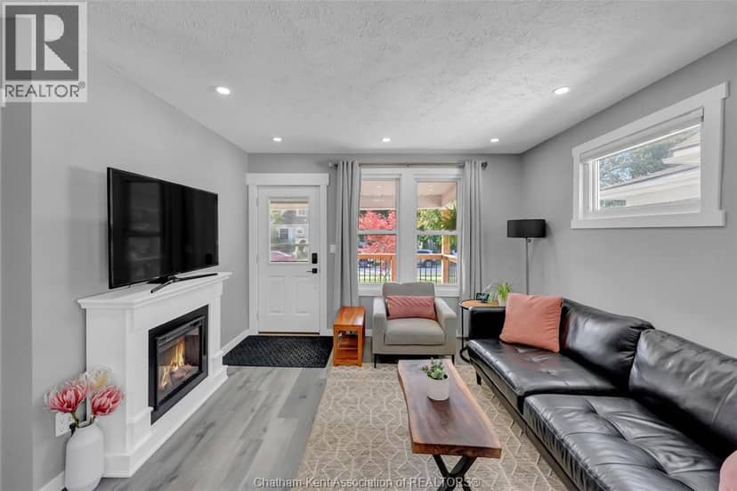 71 Forest STREET — photo 5 of 40