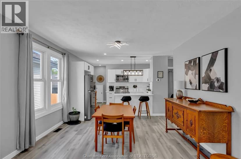 71 Forest STREET — photo 8 of 40