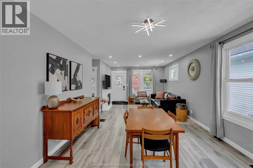 71 Forest STREET — photo 9 of 40