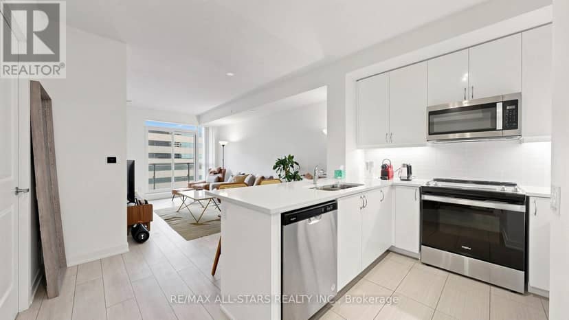 1609 - 4955 Yonge Street — photo 16 of 40