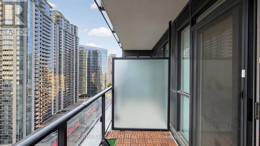 1609 - 4955 Yonge Street — photo 27 of 40
