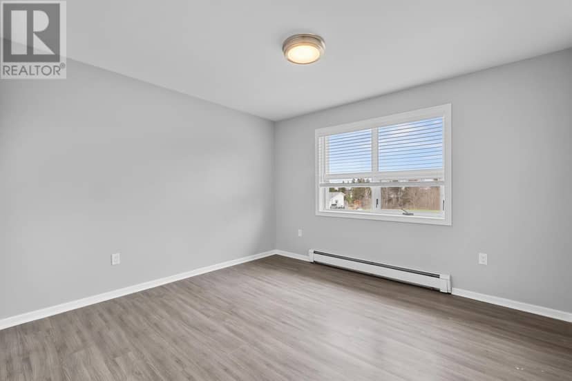 7 BAYVIEW Crescent — photo 11 of 22
