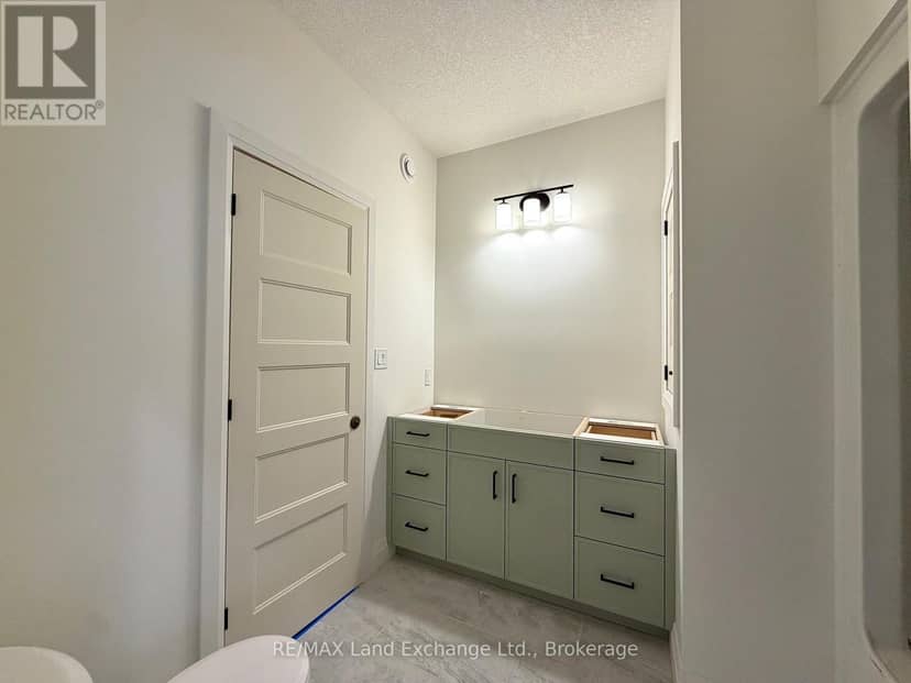 660 Devonshire Road — photo 6 of 15