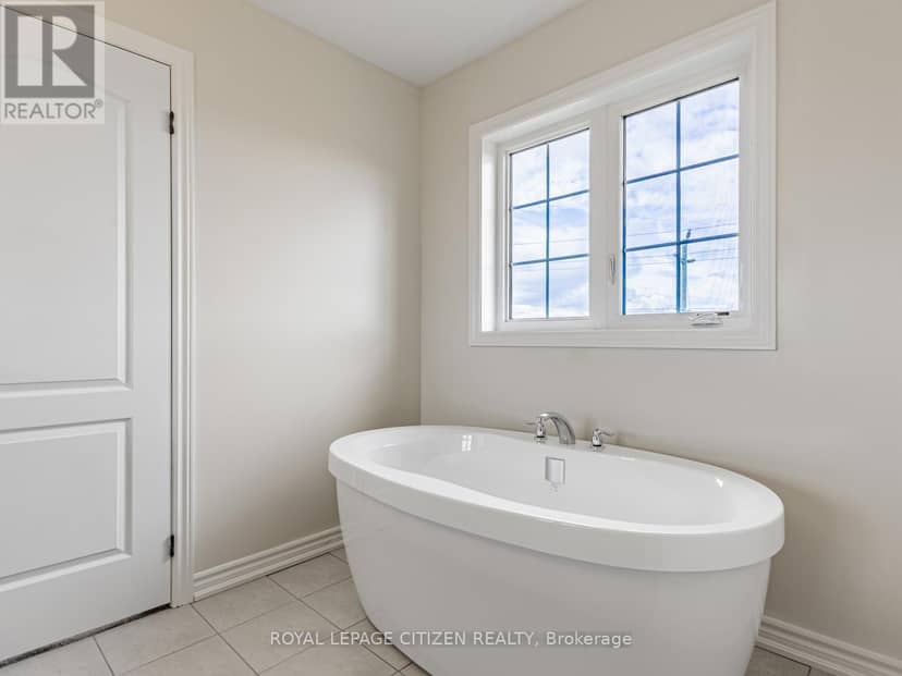 63 Fenn Crescent — photo 31 of 40
