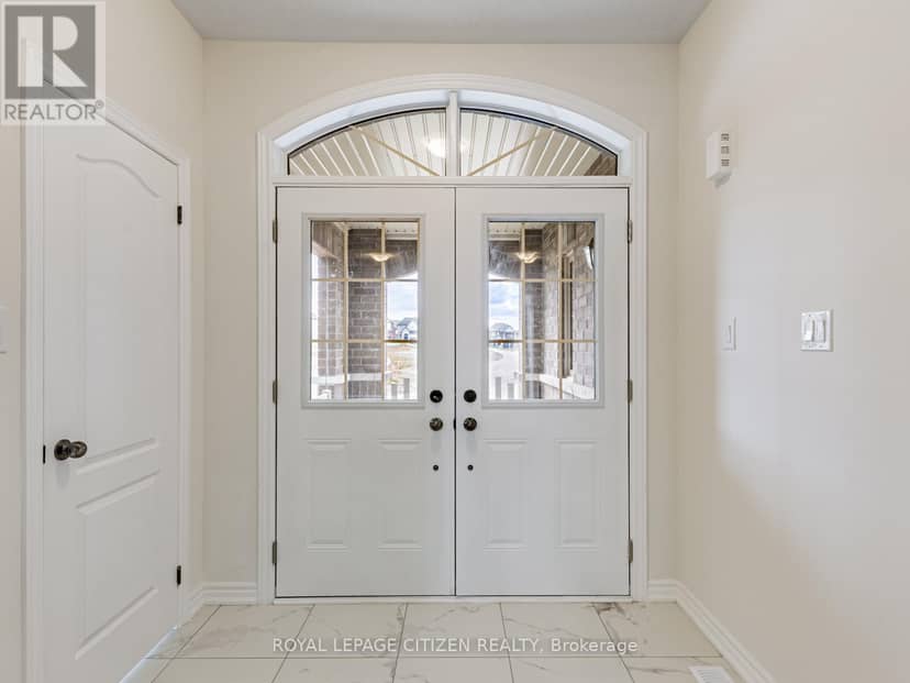 63 Fenn Crescent — photo 4 of 40