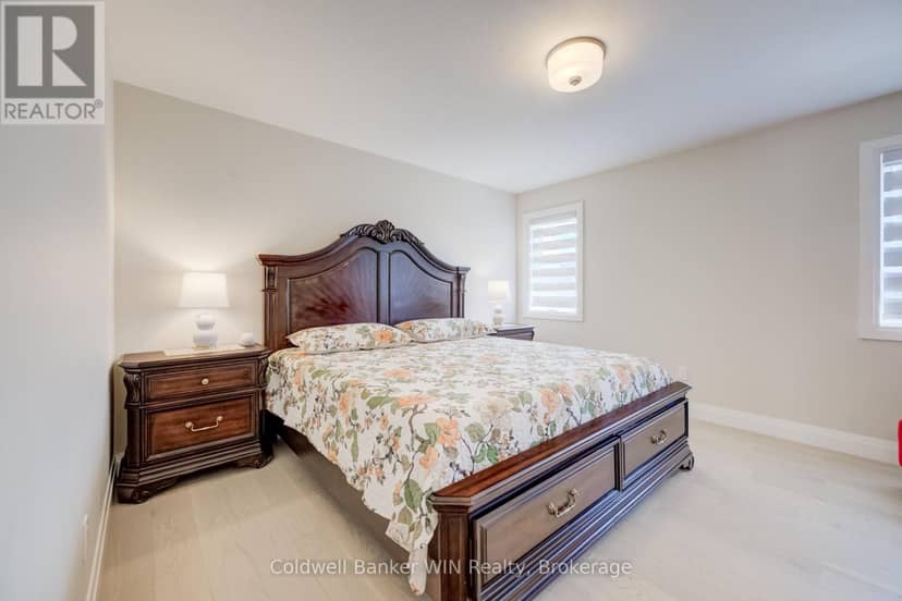 430 Wellington Street E — photo 14 of 38
