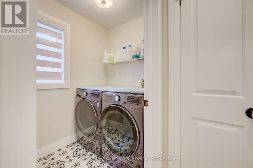 430 Wellington Street E — photo 23 of 38