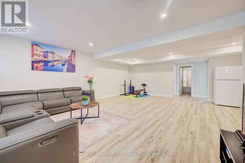 430 Wellington Street E — photo 25 of 38