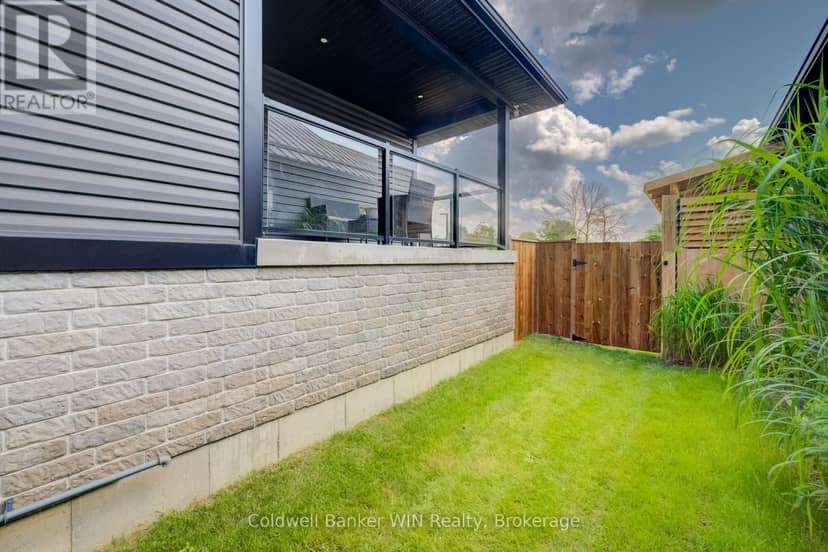 430 Wellington Street E — photo 35 of 38