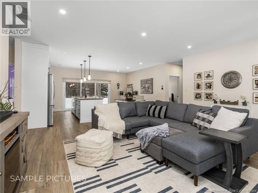 20 Normand Lane — photo 13 of 26