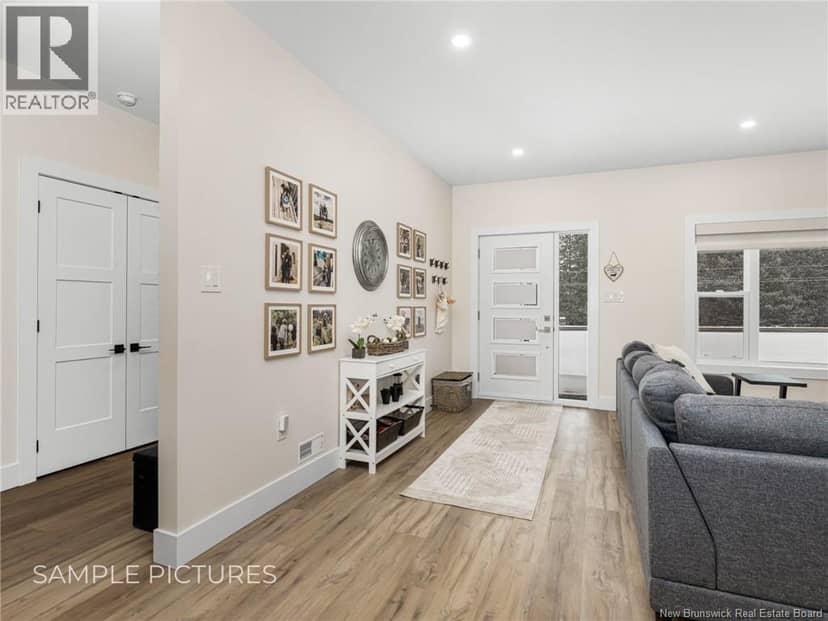 20 Normand Lane — photo 15 of 26