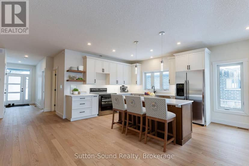 325 6th Avenue W — photo 4 of 40