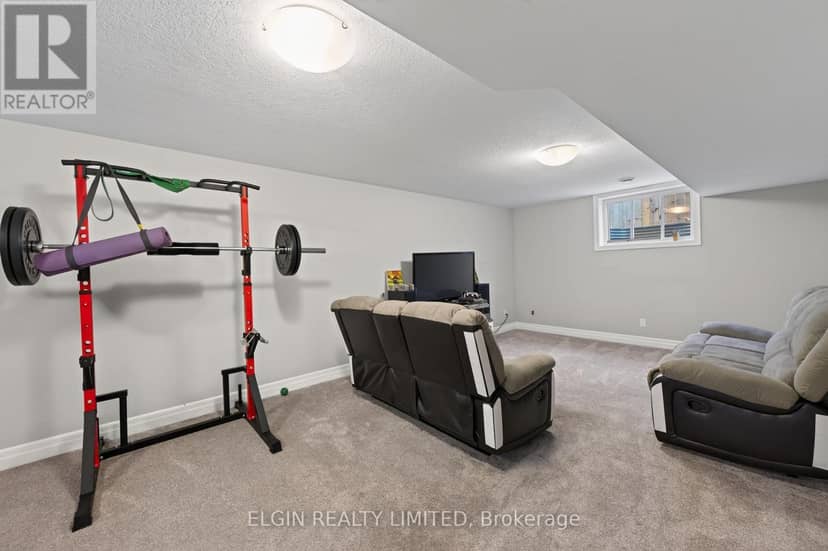 14 Muirfield Drive — photo 33 of 40
