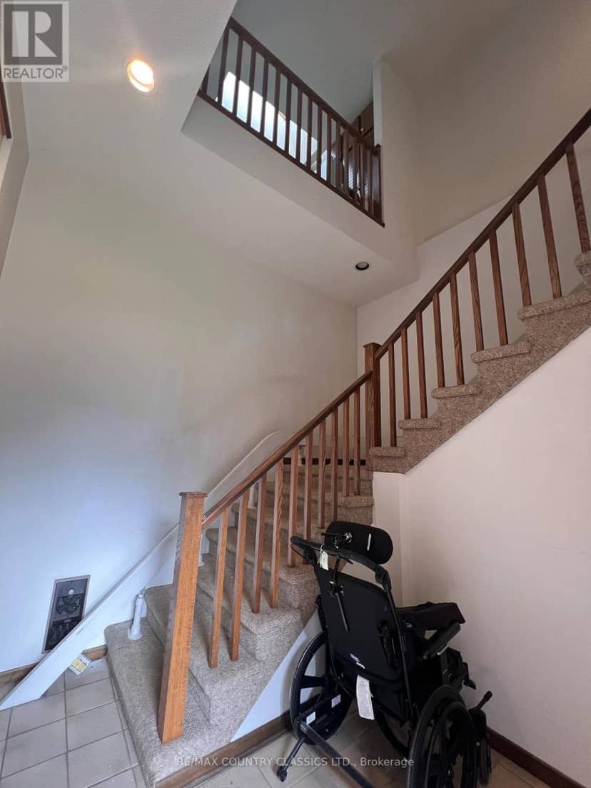 10 - 12 Flint Avenue — photo 29 of 31