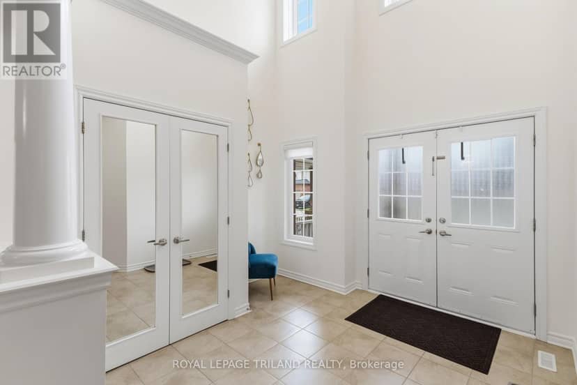 860 Kettleridge Street — photo 3 of 40