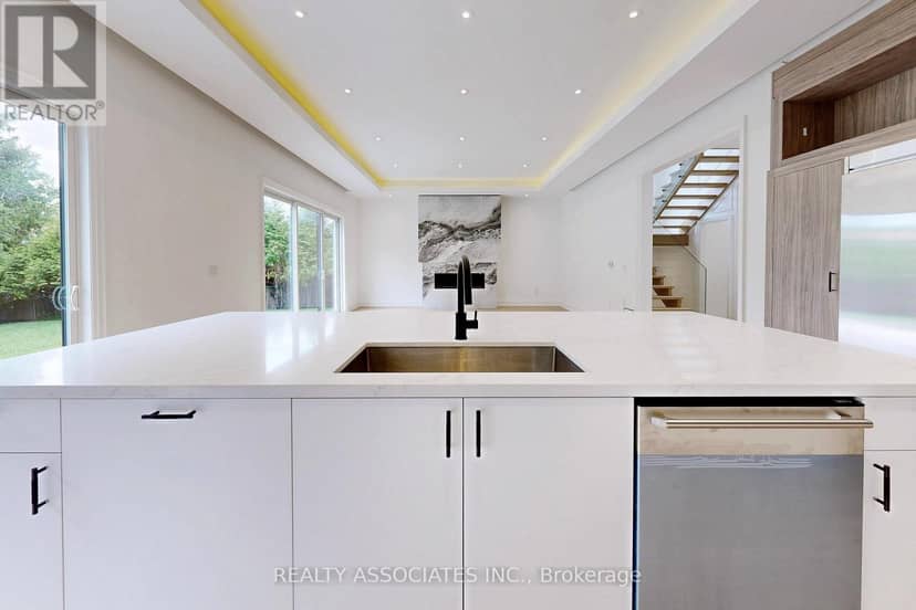 32 Cossar Avenue — photo 17 of 40