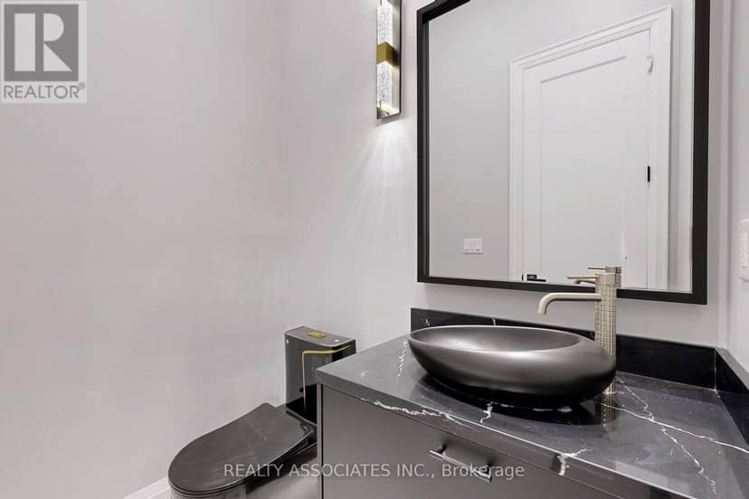 32 Cossar Avenue — photo 19 of 40