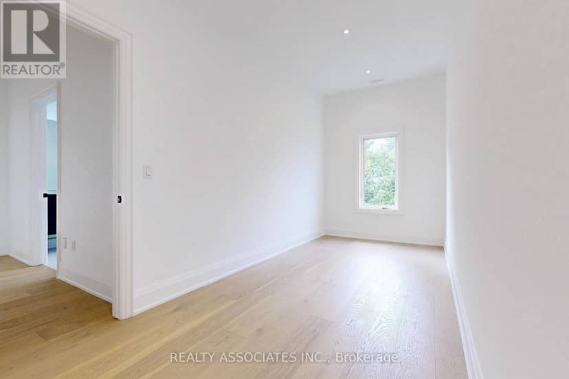 32 Cossar Avenue — photo 26 of 40