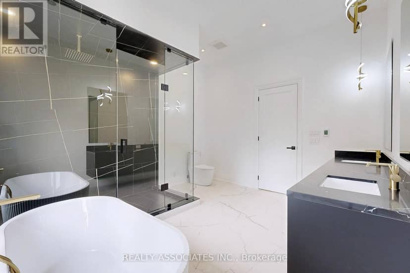 32 Cossar Avenue — photo 30 of 40