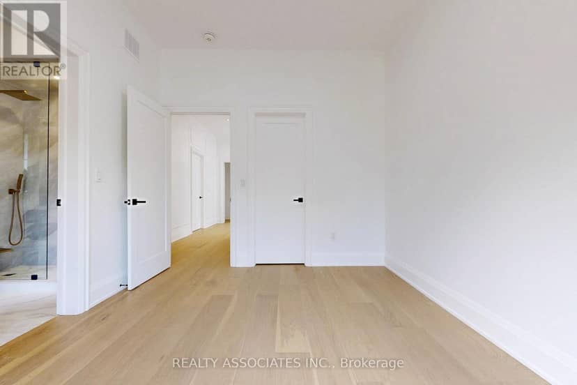 32 Cossar Avenue — photo 36 of 40