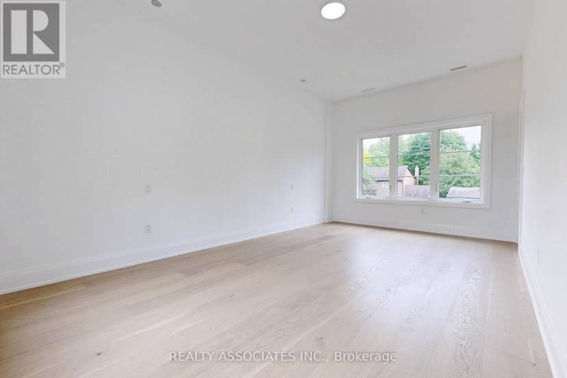 32 Cossar Avenue — photo 38 of 40