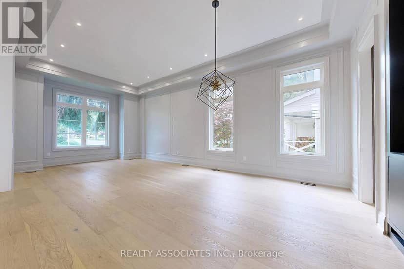 32 Cossar Avenue, Aurora, photo 4