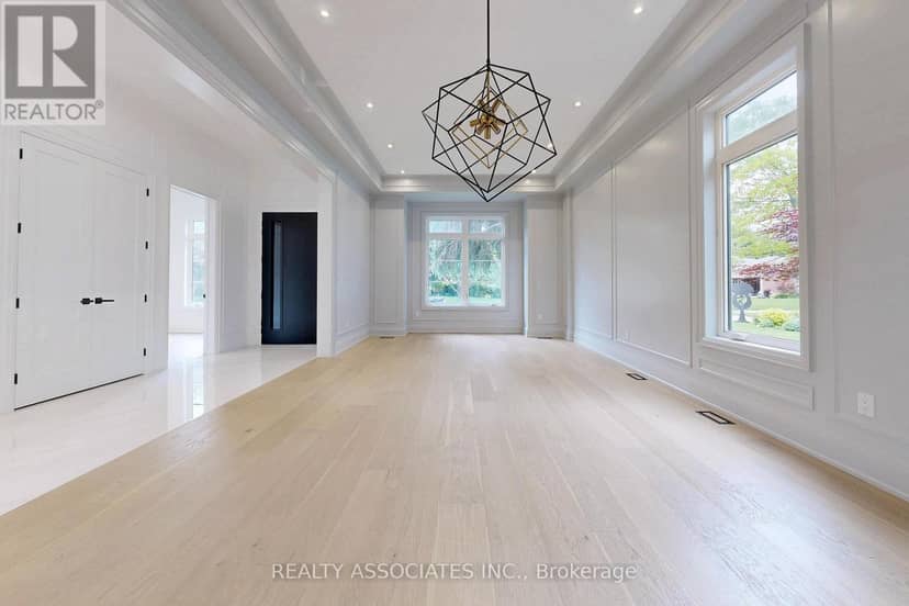 32 Cossar Avenue, Aurora, photo 5