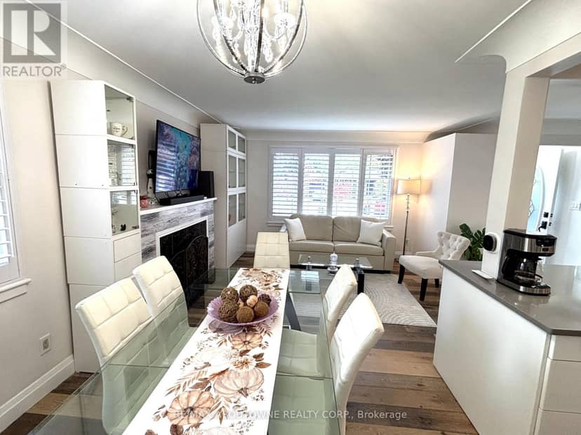 2105 Maplewood Drive — photo 13 of 40