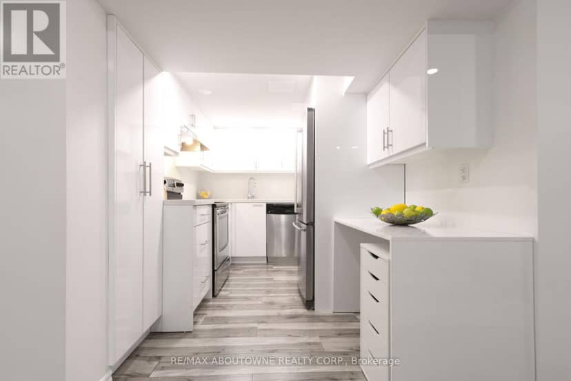 2105 Maplewood Drive — photo 34 of 40