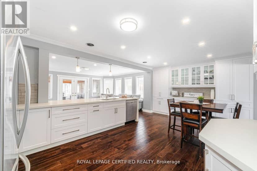 5 Stockman Crescent — photo 10 of 40