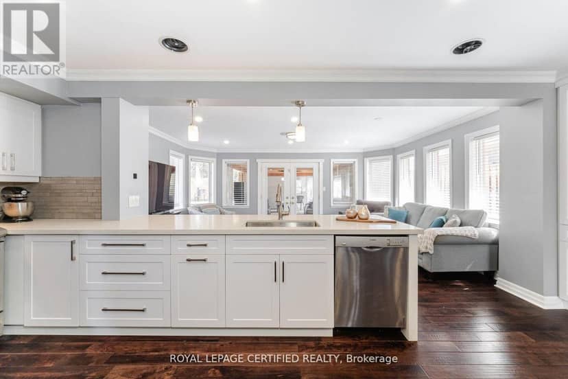 5 Stockman Crescent — photo 11 of 40