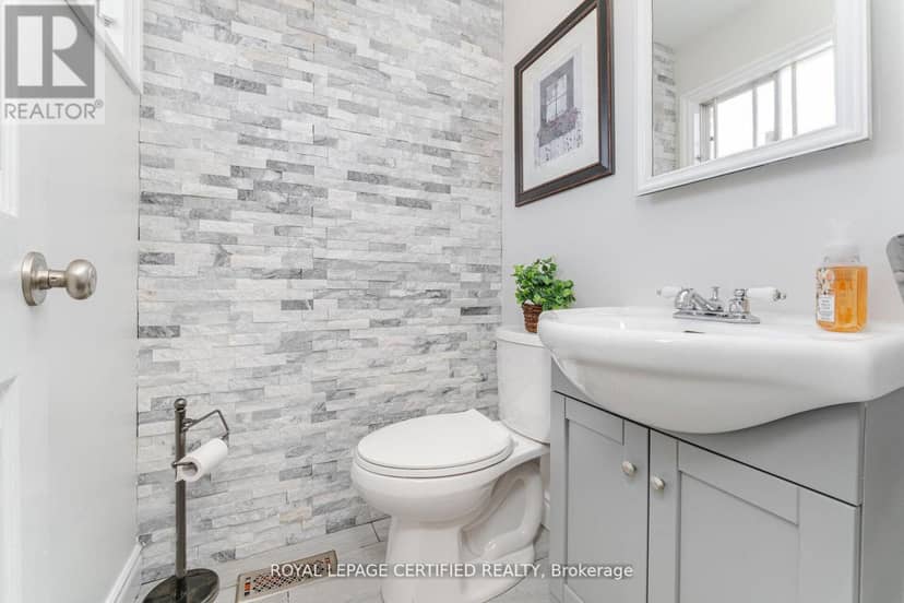 5 Stockman Crescent — photo 21 of 40