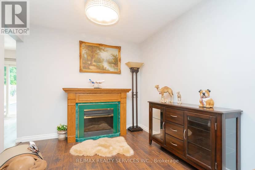 6 Lauderdale Road — photo 11 of 40