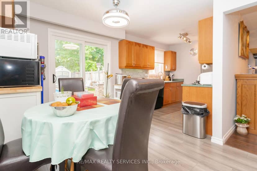 6 Lauderdale Road — photo 12 of 40