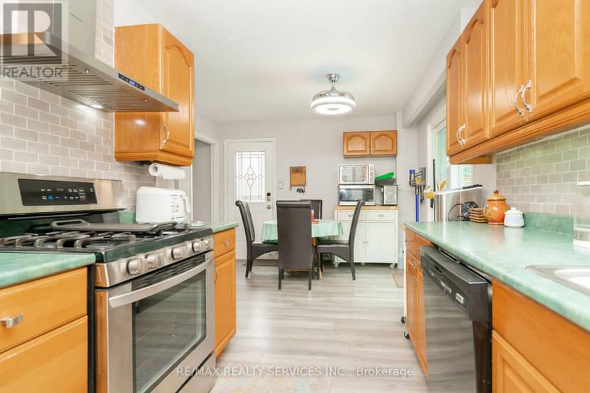 6 Lauderdale Road — photo 17 of 40