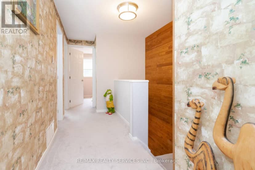 6 Lauderdale Road — photo 21 of 40