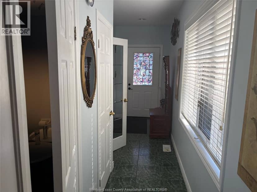 13222 Riverside Drive — photo 18 of 23