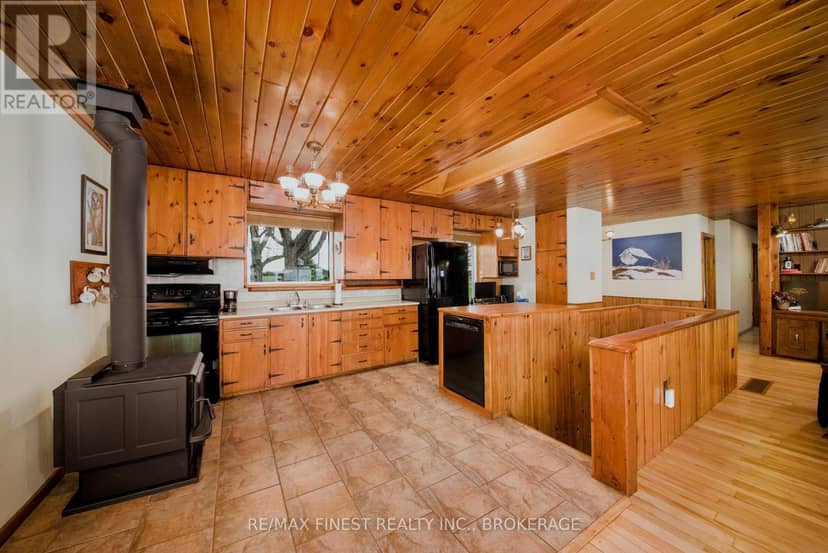 10930 Front Road — photo 11 of 40