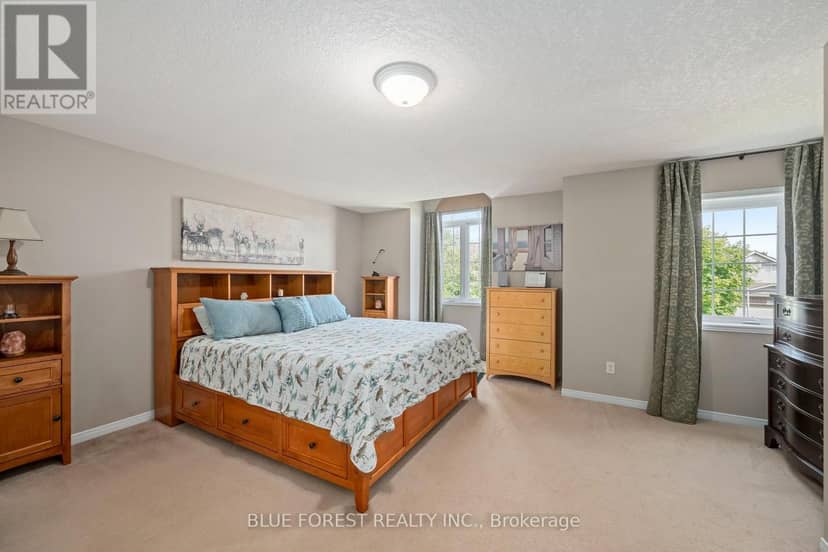 1233 Crosscreek Crescent — photo 17 of 40