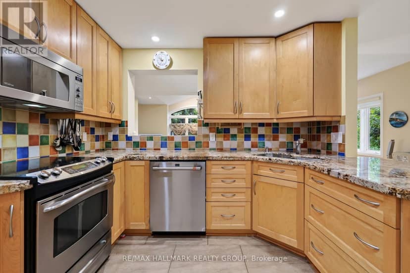 2692 Colman Street — photo 11 of 40