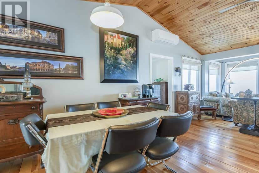 59 Sunset Avenue — photo 16 of 40