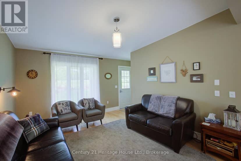 262845 Varney Road — photo 8 of 40